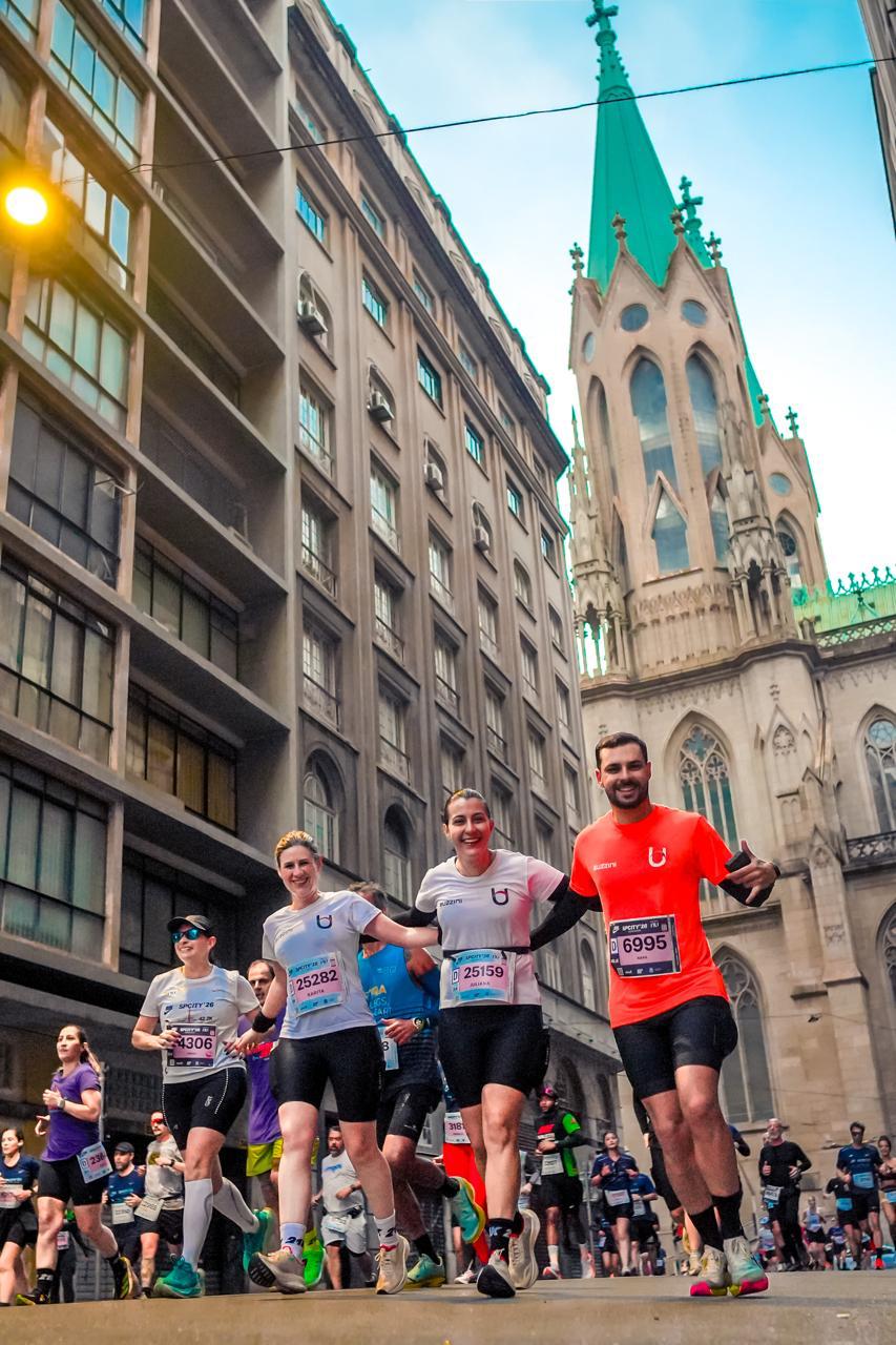 Equipe Buzzini participando de uma corrida de rua